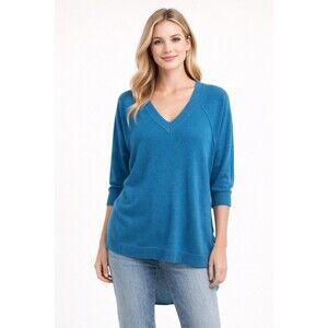 Woman’s "Kenneth Cole" Turquoise Blue pullover V-neck sweater - Size Med